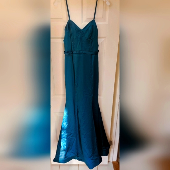 PROM DRESS - Picture 1 of 6